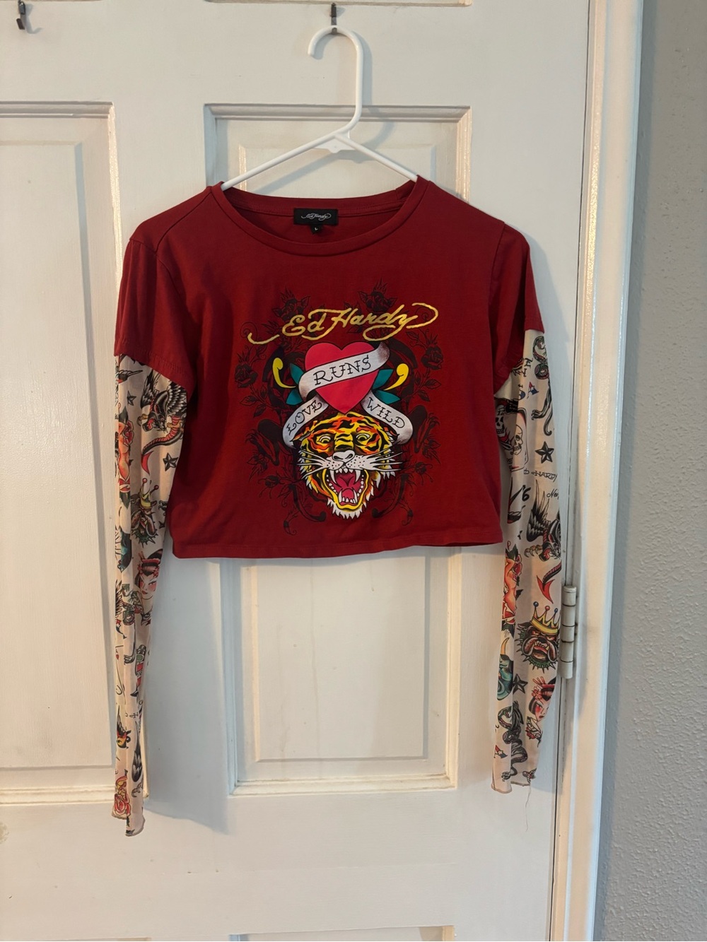 Ed Hardy Women's L Cropped Long Sleeve Graphic Mesh Sleeve Crew Neck Tee Red